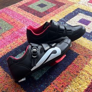 Peloton bike shoes size 44 delta cleat
